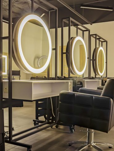 Décoration de salon de coiffure pour un espace tendance et accueillant