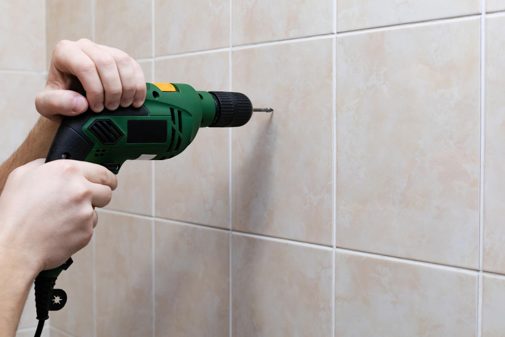 Techniques pour percer un carrelage sans risque de fissures ni dégâts