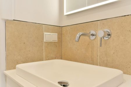 bien choisir et installer un Robinet lavabo mural