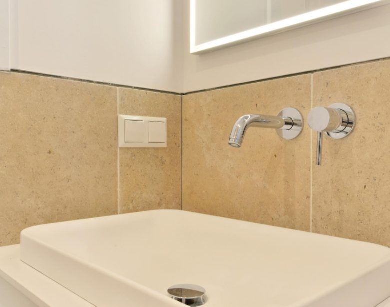 bien choisir et installer un Robinet lavabo mural
