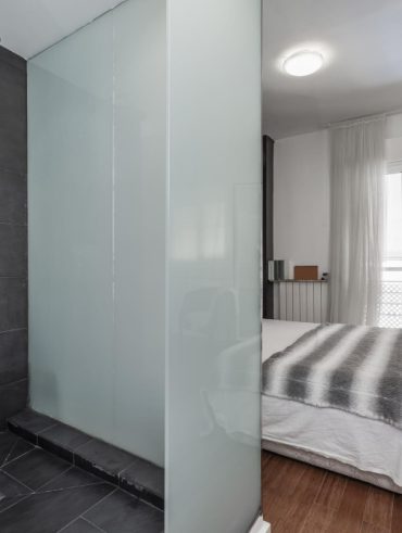 avantages, inconvénients et conseils d’aménagement de la Douche dans la chambre