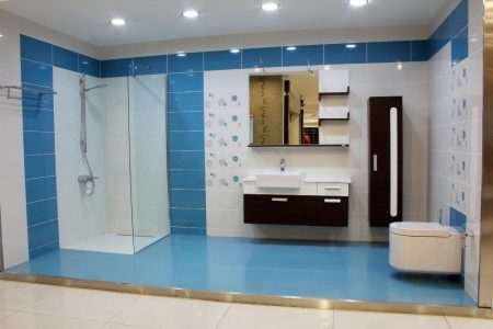 Choisir le carrelage mural idéal pour une douche italienne moderne