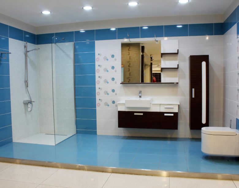 Choisir le carrelage mural idéal pour une douche italienne moderne