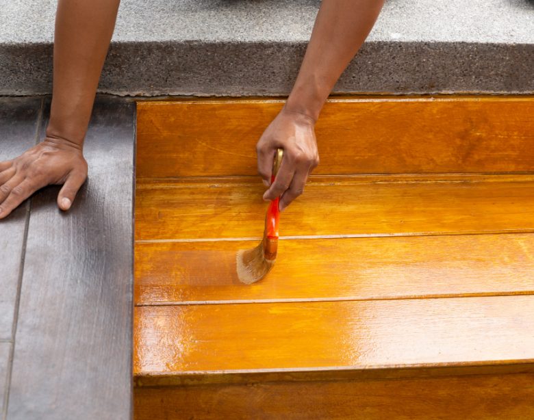 techniques et astuces pour réussir la Peinture sur meuble en bois