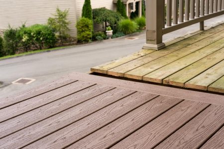Plan d'une terrasse en bois sur pilotis