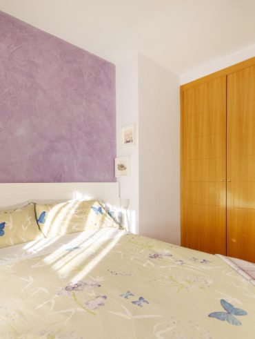 Tête de lit en peinture pour transformer votre chambre