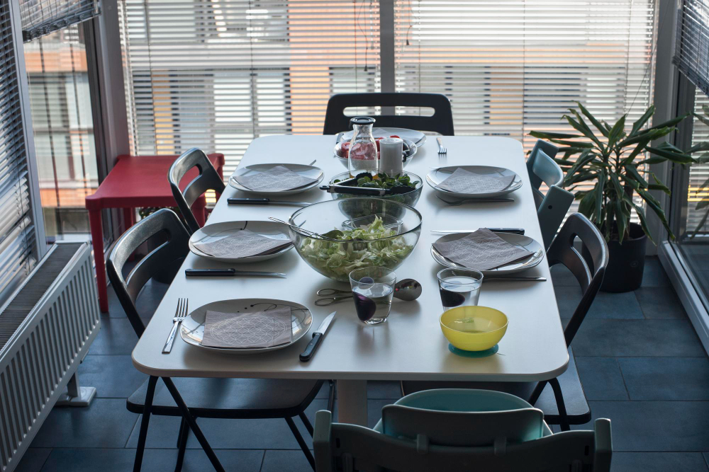 la dimension d'une table pour 6 personnes
