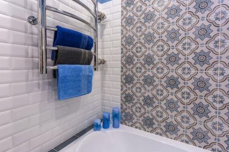 Carrelage et mosaïque pour salle de bain pour un design réussi