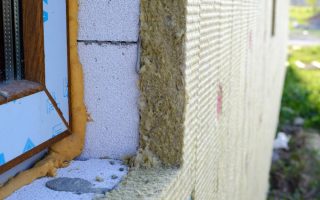 Isolation extérieure de maison ancienne