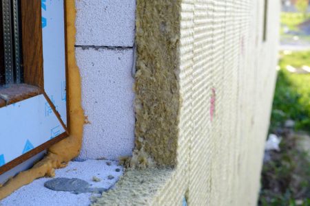 Isolation extérieure de maison ancienne