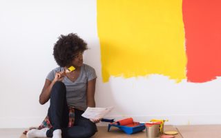 Maîtrisez l'art de la peinture acrylique pour transformer vos murs