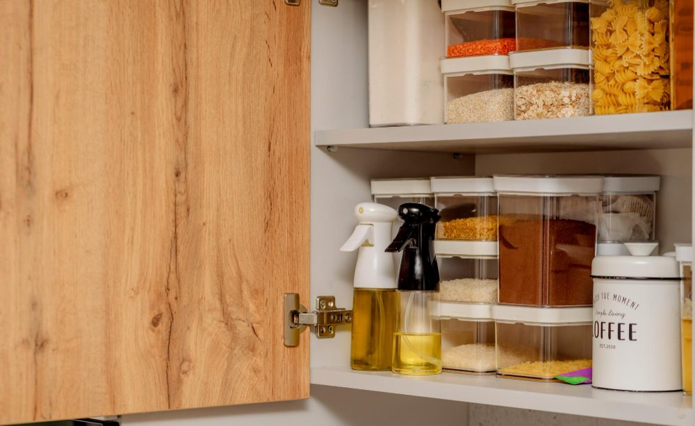 Idées pratiques pour optimiser le rangement dans une petite cuisine