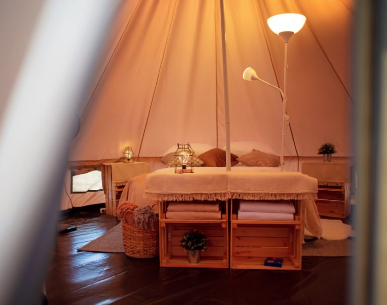 guide d'aménagement pour transformer un sous-sol en une chambre à la fois cosy et pratique