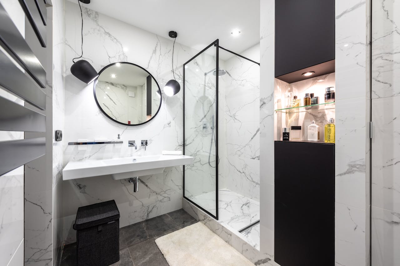 Astuces pour un Plan petite salle d'eau avec WC  pour optimiser l'espace