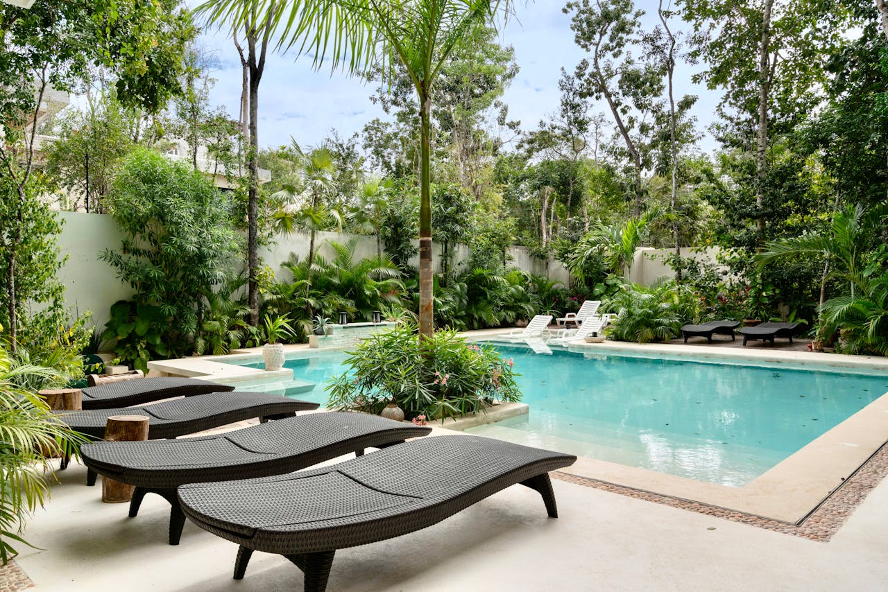 Guide pour choisir la piscine idéale pour un jardin de petite taille