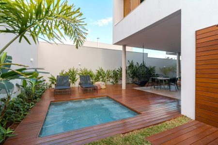 Guide pratique pour choisir la piscine idéale pour un jardin de petite taille
